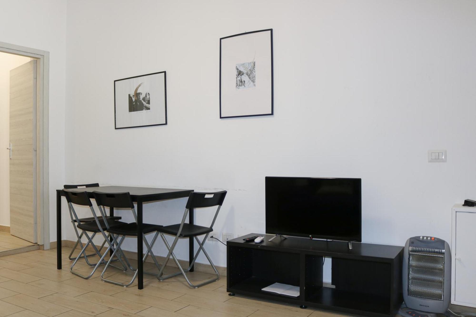 Along The Canal Smart Flat Naviglio - 4 People Corsico Exterior foto